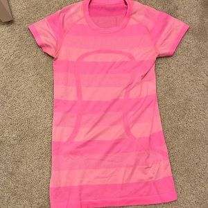 Lululemon pink swiftly tech